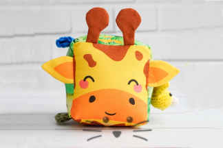 Cubo Sensorial. Jirafa
