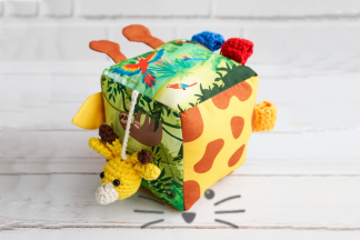 Cubo Sensorial. Jirafa