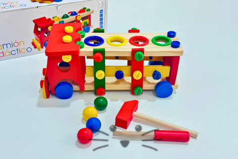 Camión Didáctico de Madera con Tornillos y Martillo