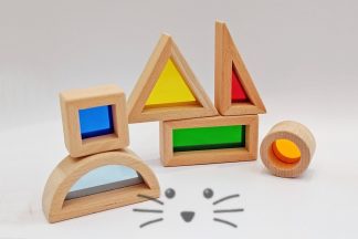 Bloques de madera con acrílicos de colores