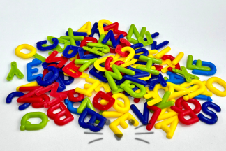 Letras Mayúsculas de Plástico – 101 piezas