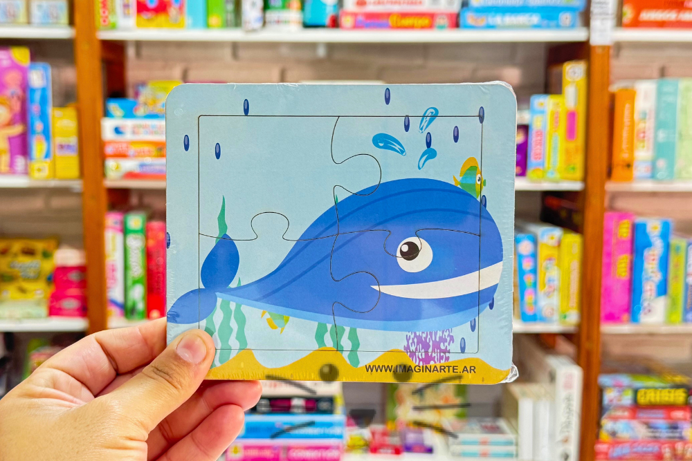 Rompecabezas de 4 piezas. Ballena