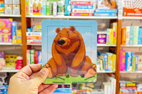 Rompecabezas de 4 piezas. Oso