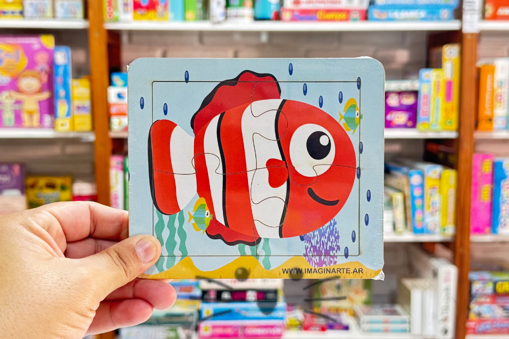 Rompecabezas de 4 piezas. Pez